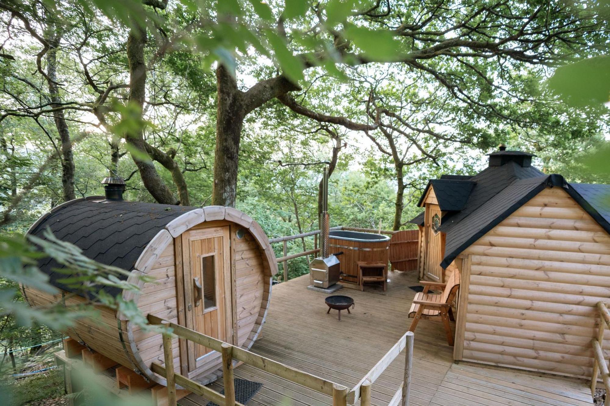 Chestnut Tree House With Hot Tub & Sauna バーマス エクステリア 写真