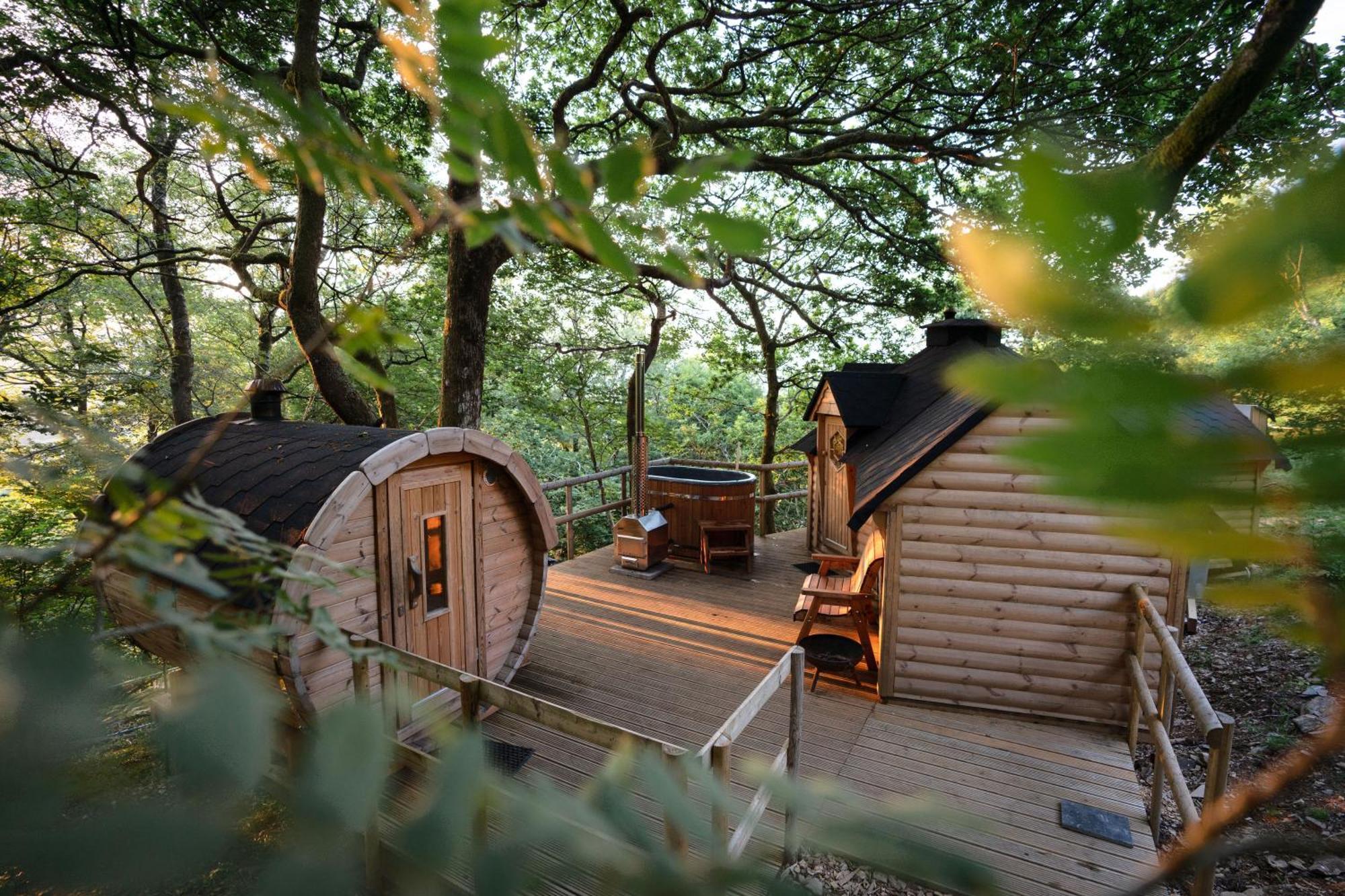 Chestnut Tree House With Hot Tub & Sauna バーマス エクステリア 写真