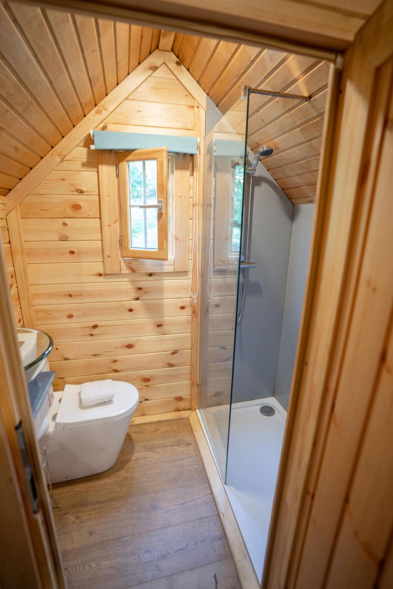 Chestnut Tree House With Hot Tub & Sauna バーマス エクステリア 写真