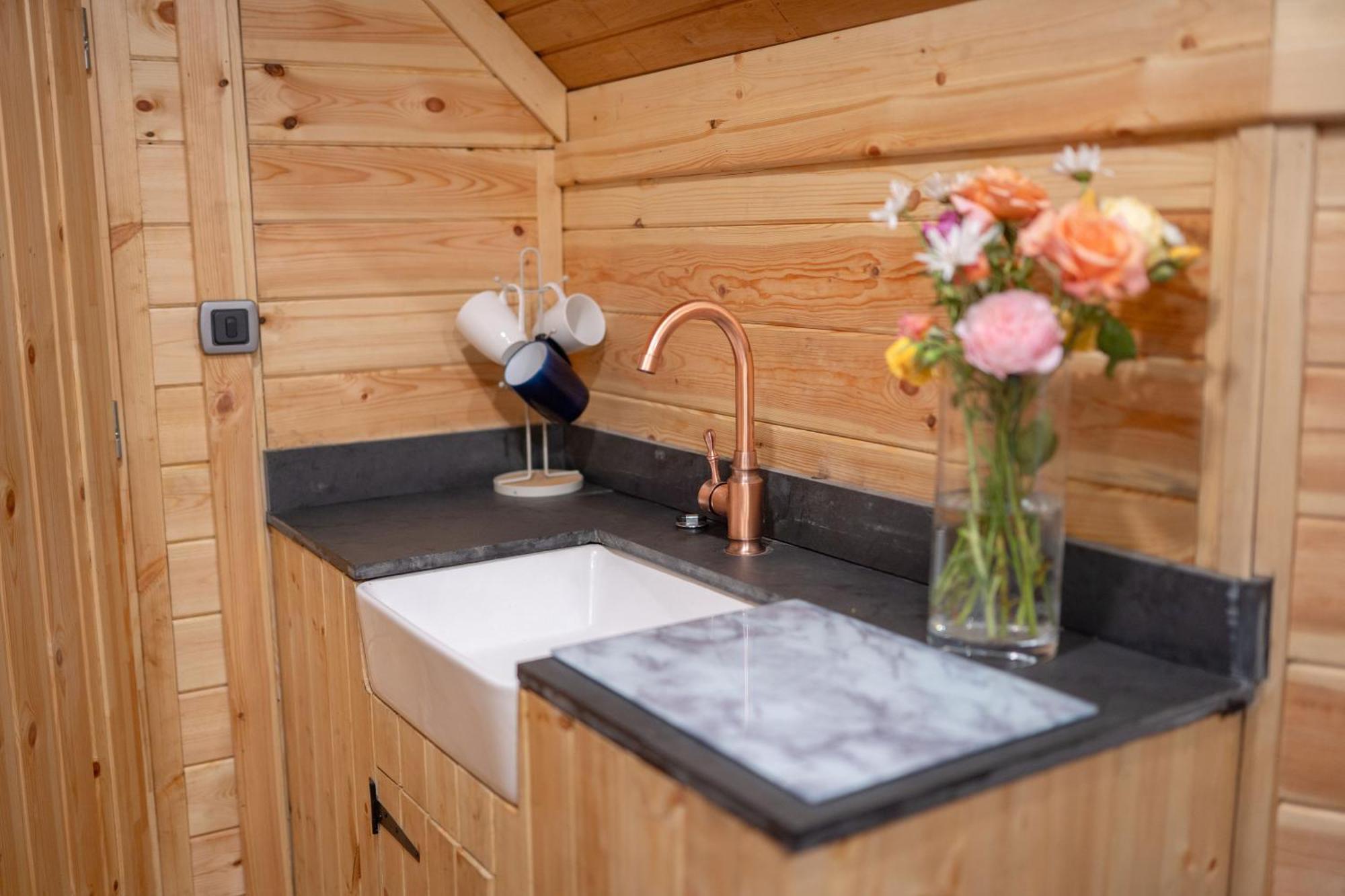 Chestnut Tree House With Hot Tub & Sauna バーマス エクステリア 写真